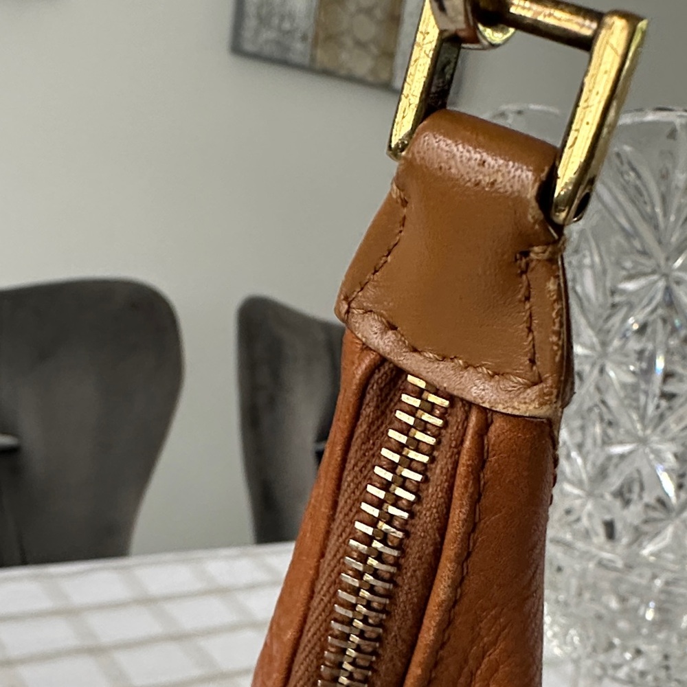 ✨ Authentic Dior Trotteur  Hobo Bag – Tan Leather with Gold Hardware ✨ - Picture 14 of 16